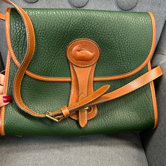 Stunning Dooney & Bourke ๐ - Picture 2 of 12